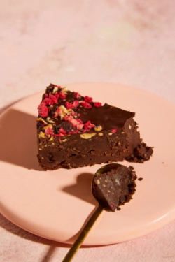TORTA DE AVELLANAS Y FRAMBUESAS